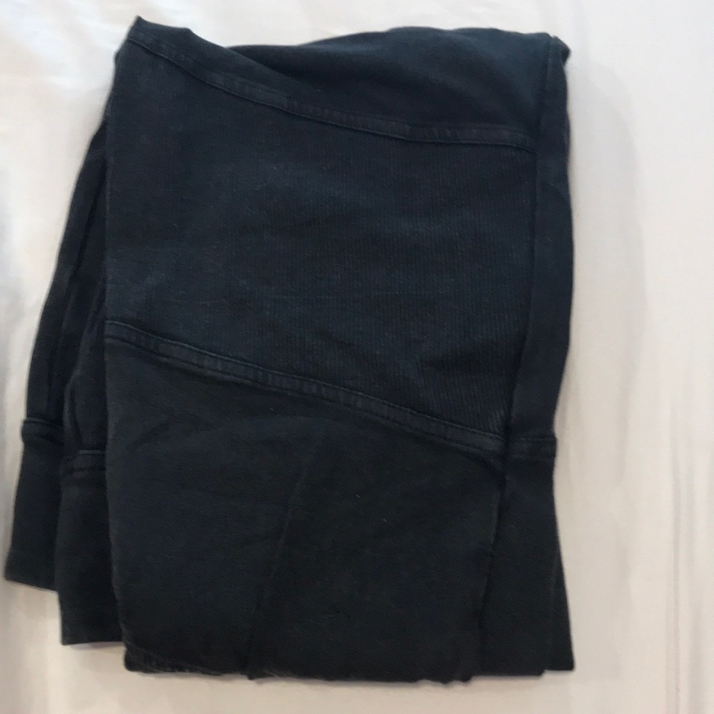 Black textured leggings size large